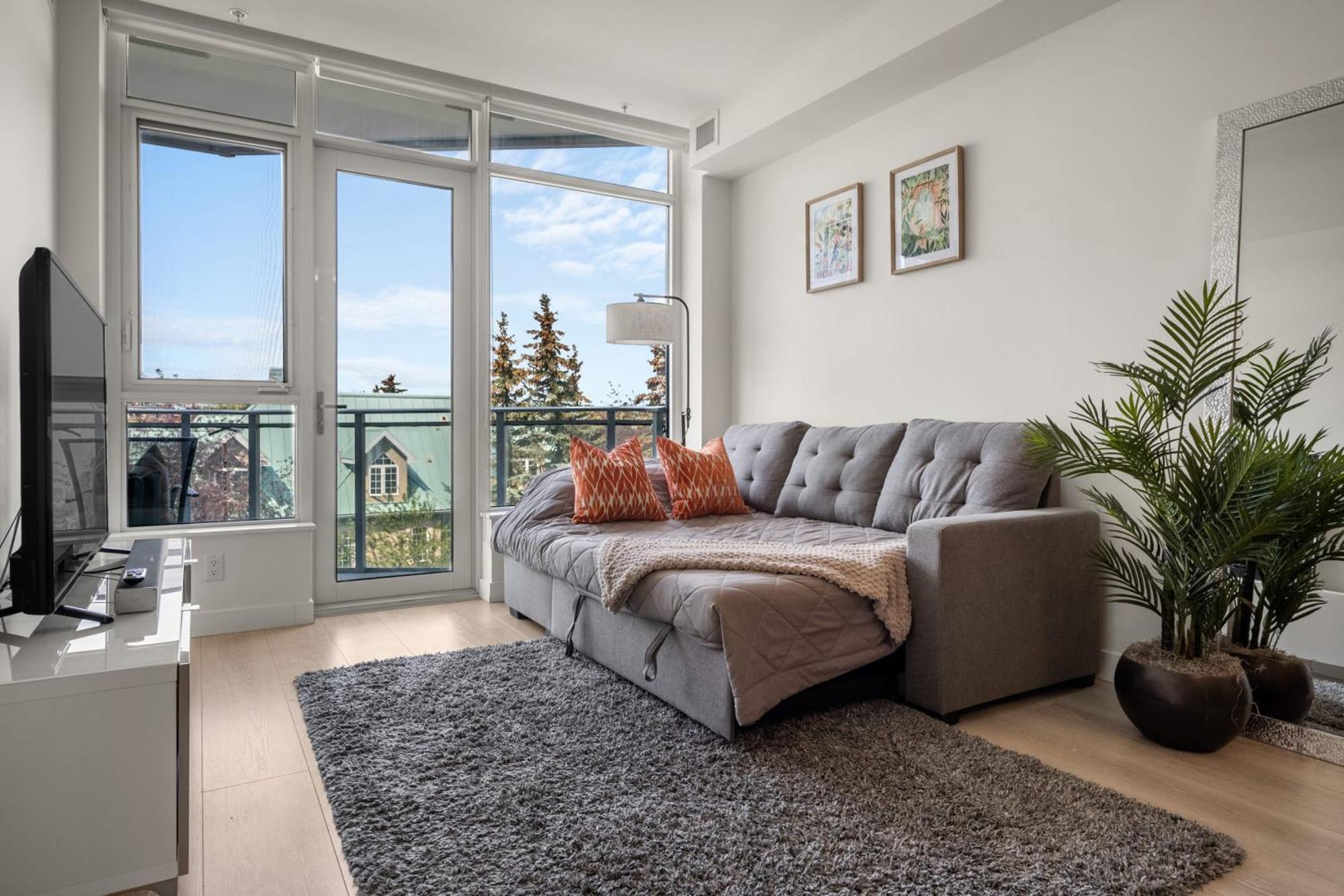 Guest Favorite Riverside Retreat- Walking Trails, Downtown Near Stampede! Free Banff Pass, Wine, Gym, Parking! YYC Eksteriør billede